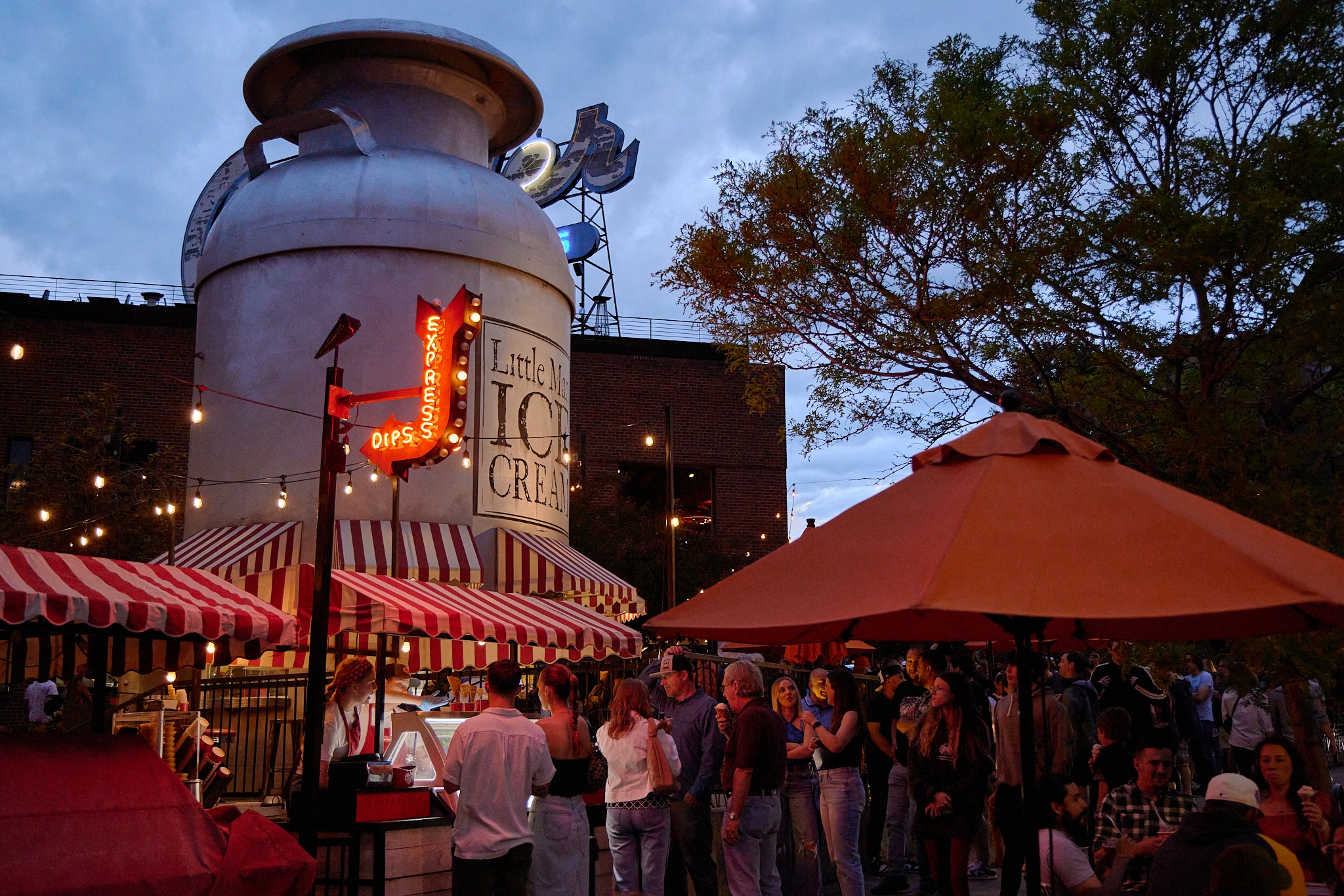 A line outside Little Man's location in LoHi, which is shaped like a giant milk bucket